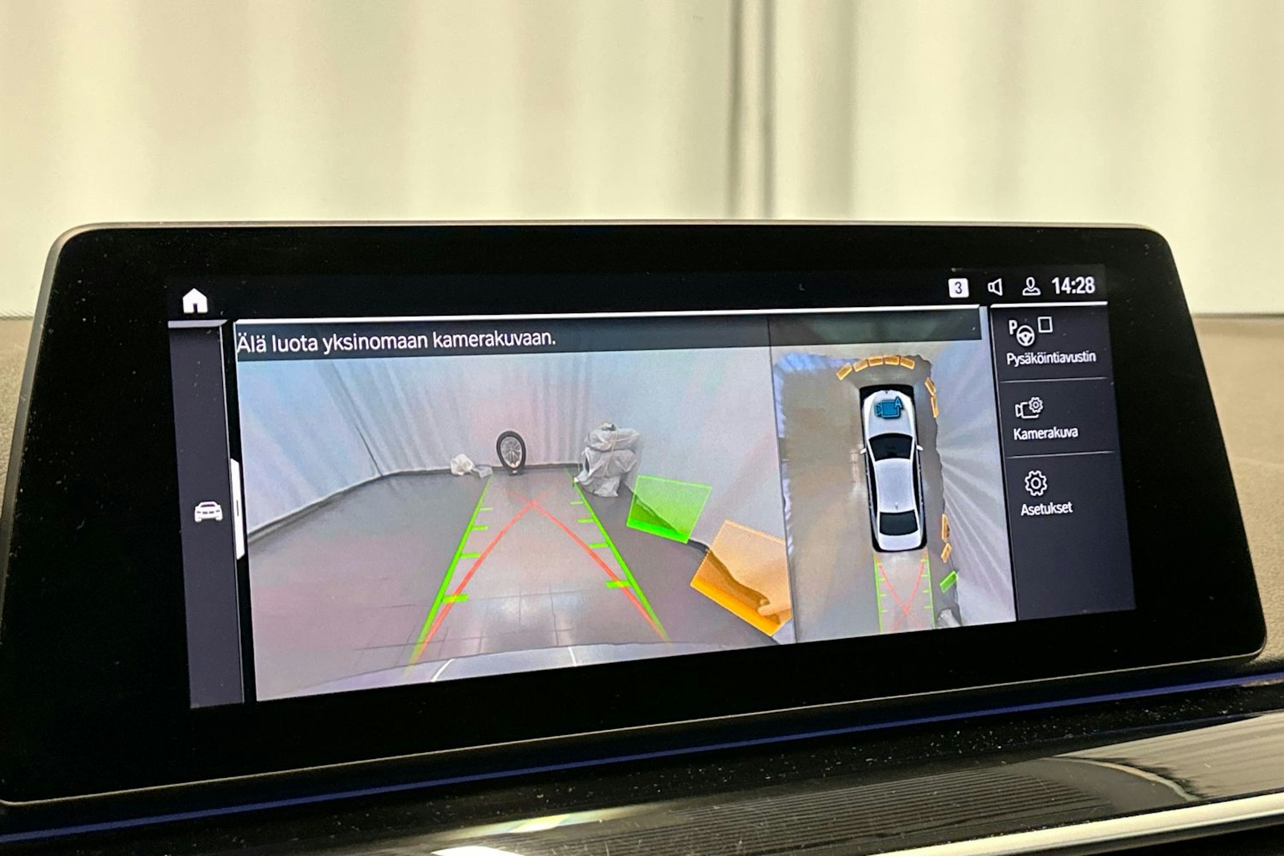 harmaa BMW 530 2020 kuva 18.