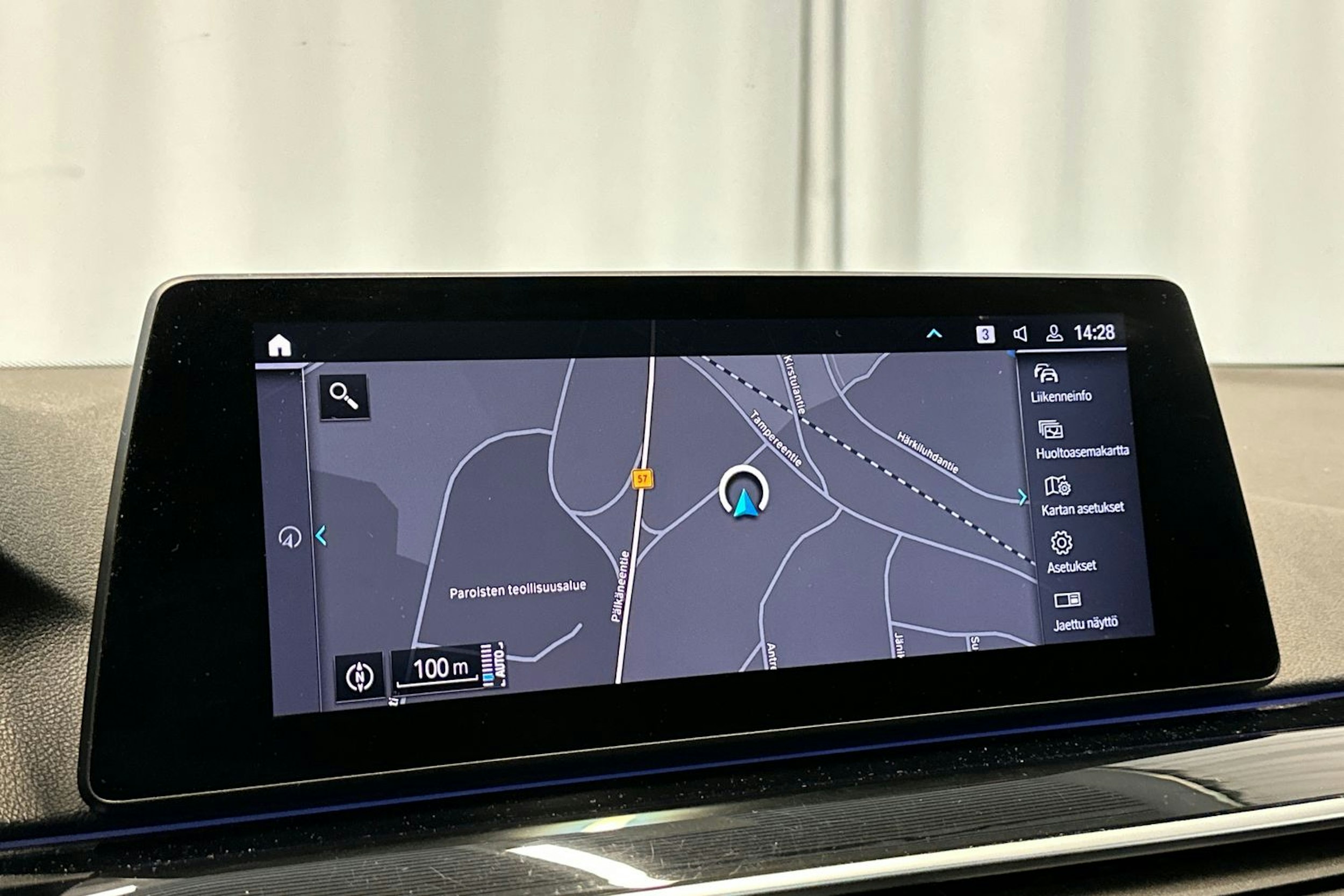 harmaa BMW 530 2020 kuva 19.