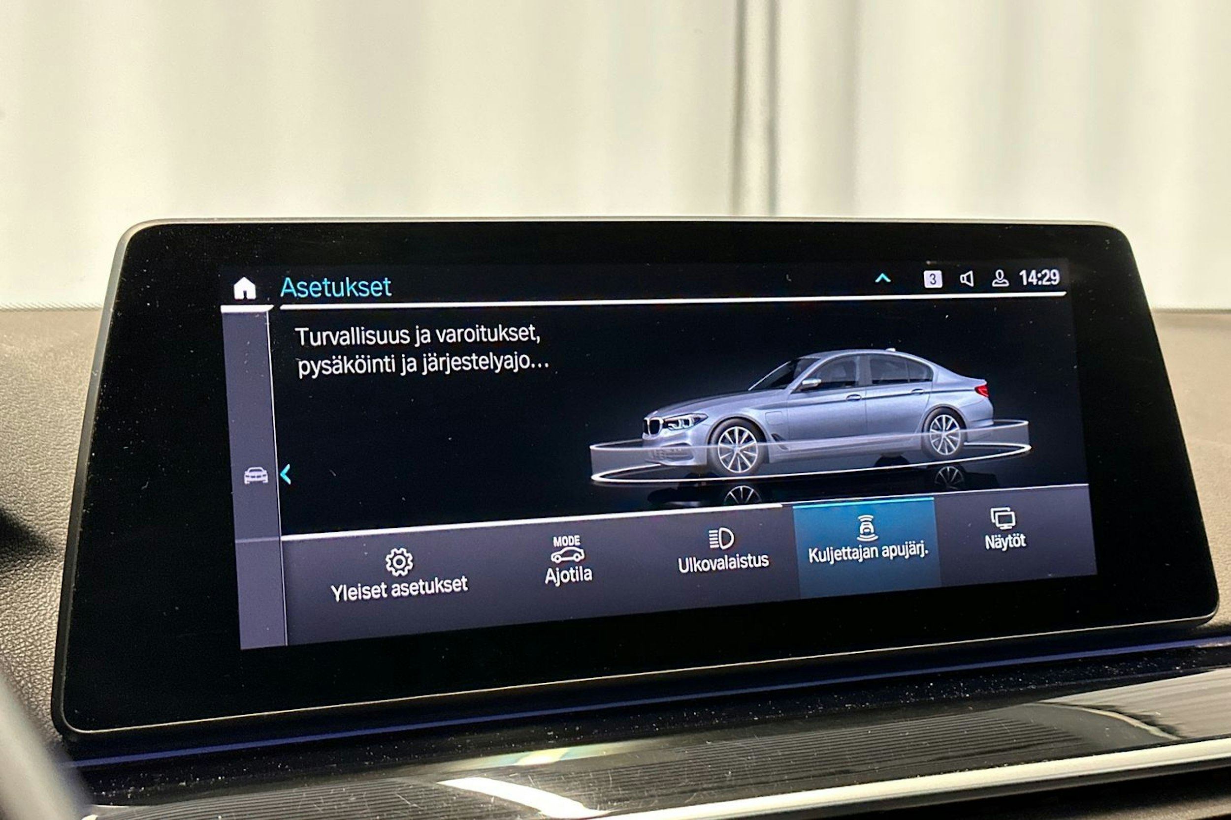 harmaa BMW 530 2020 kuva 21.