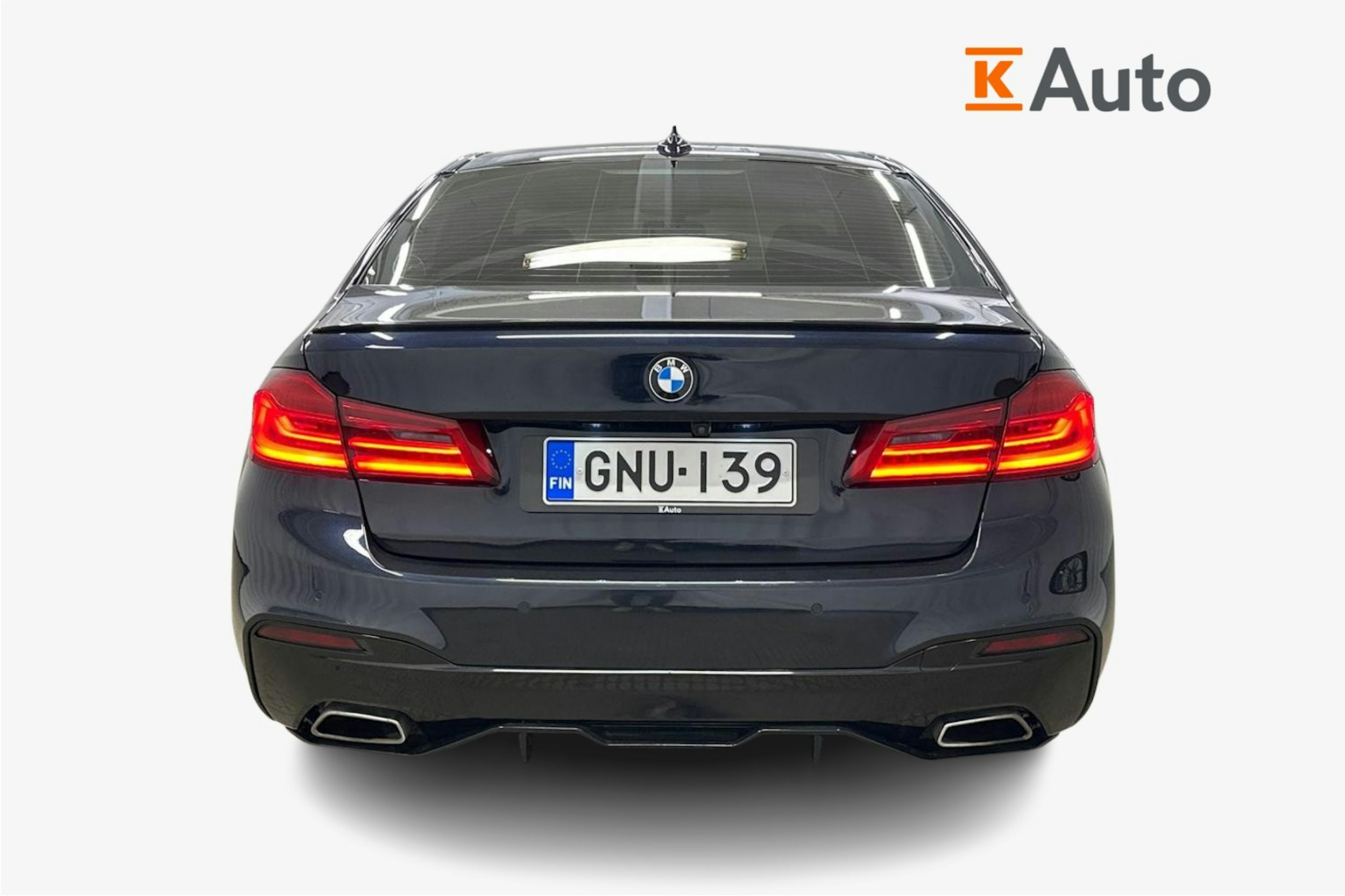 sininen BMW 530 2020 kuva 3.