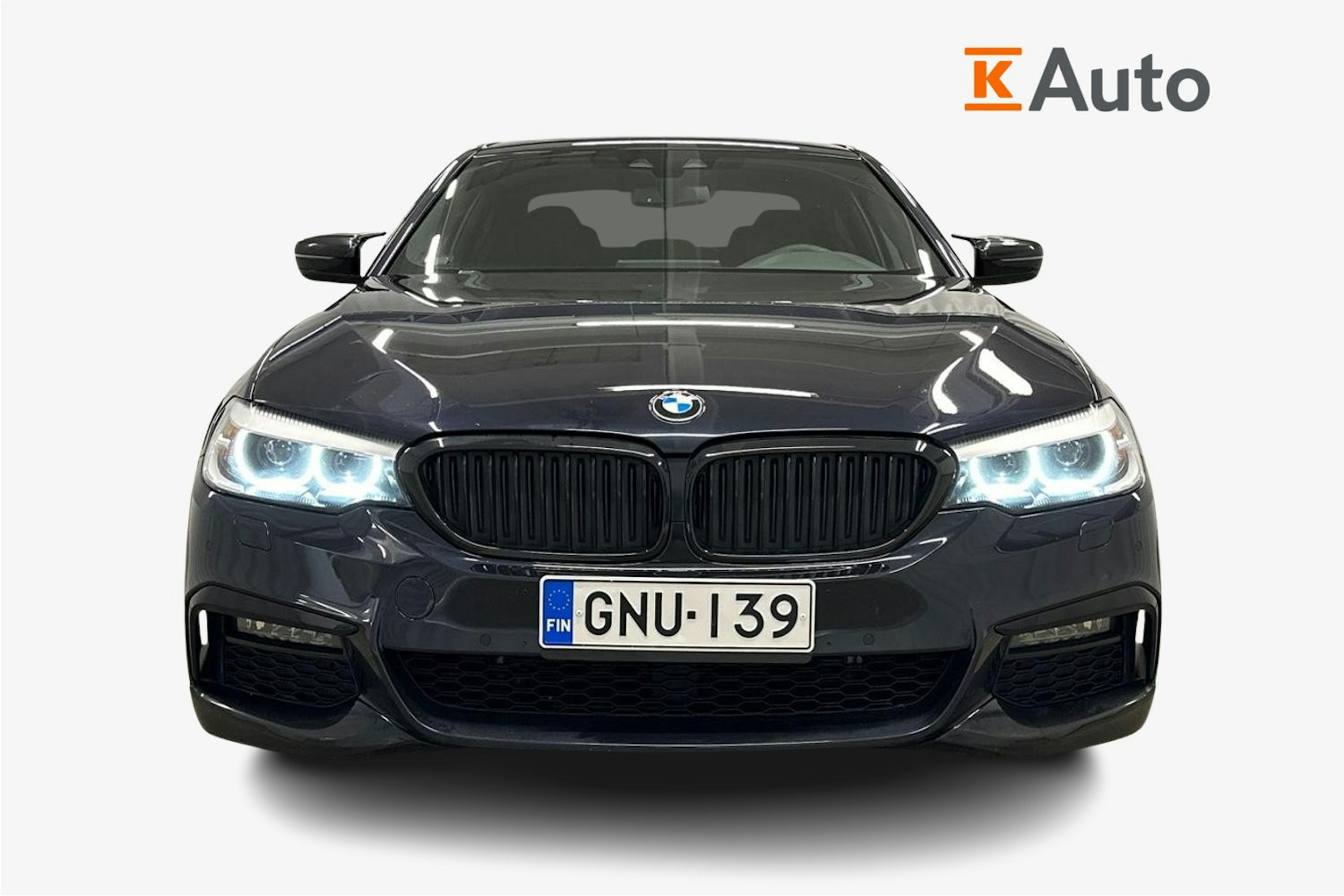 sininen BMW 530 2020 kuva 5.