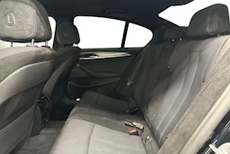 sininen BMW 530 2020 kuva 10.