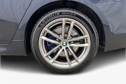 sininen BMW 530 2020 kuva 11.