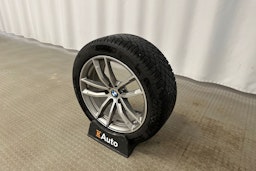 sininen BMW 530 2020 kuva 13.