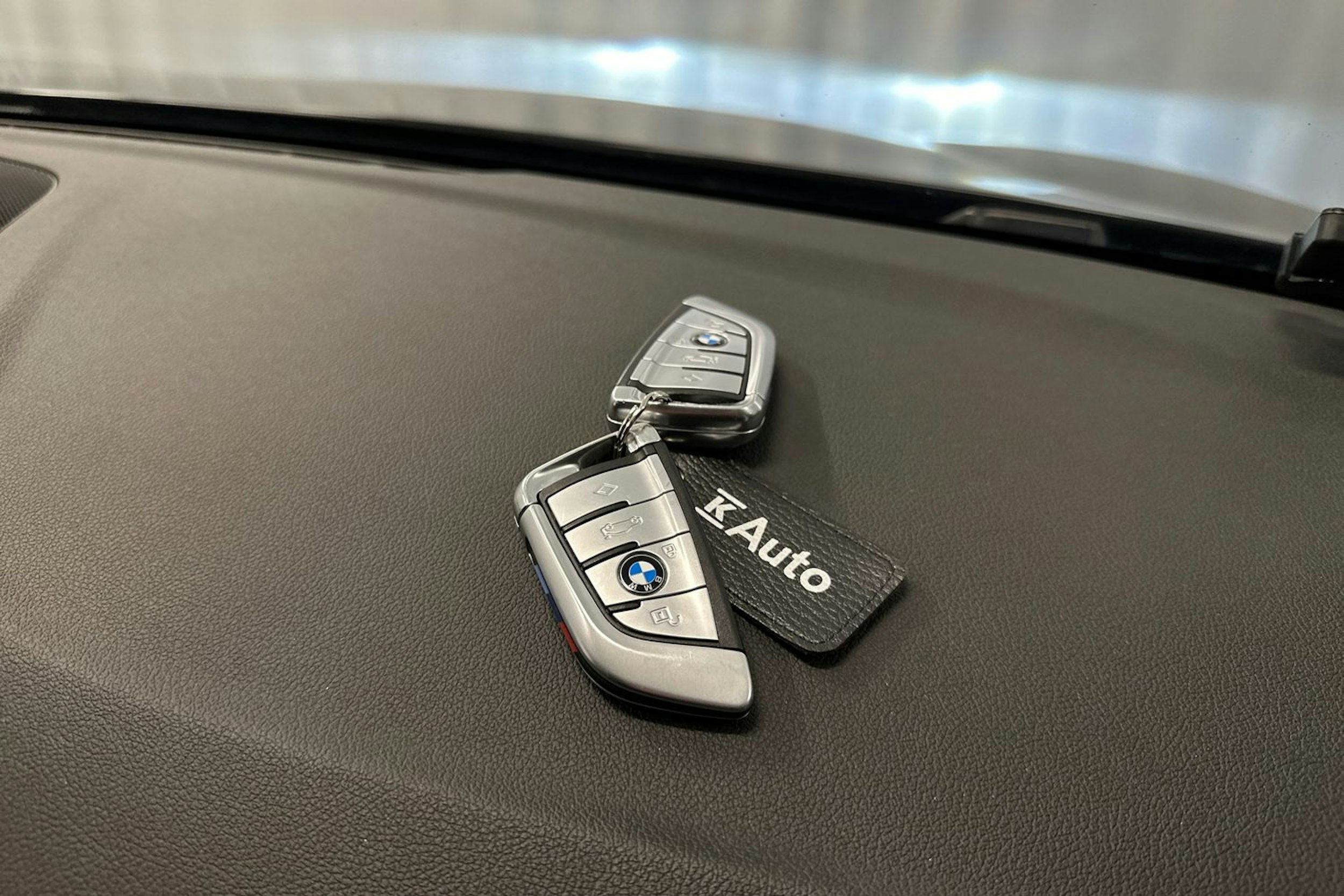 sininen BMW 530 2020 kuva 30.
