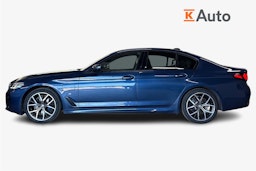 sininen BMW 530 2020 kuva 6.