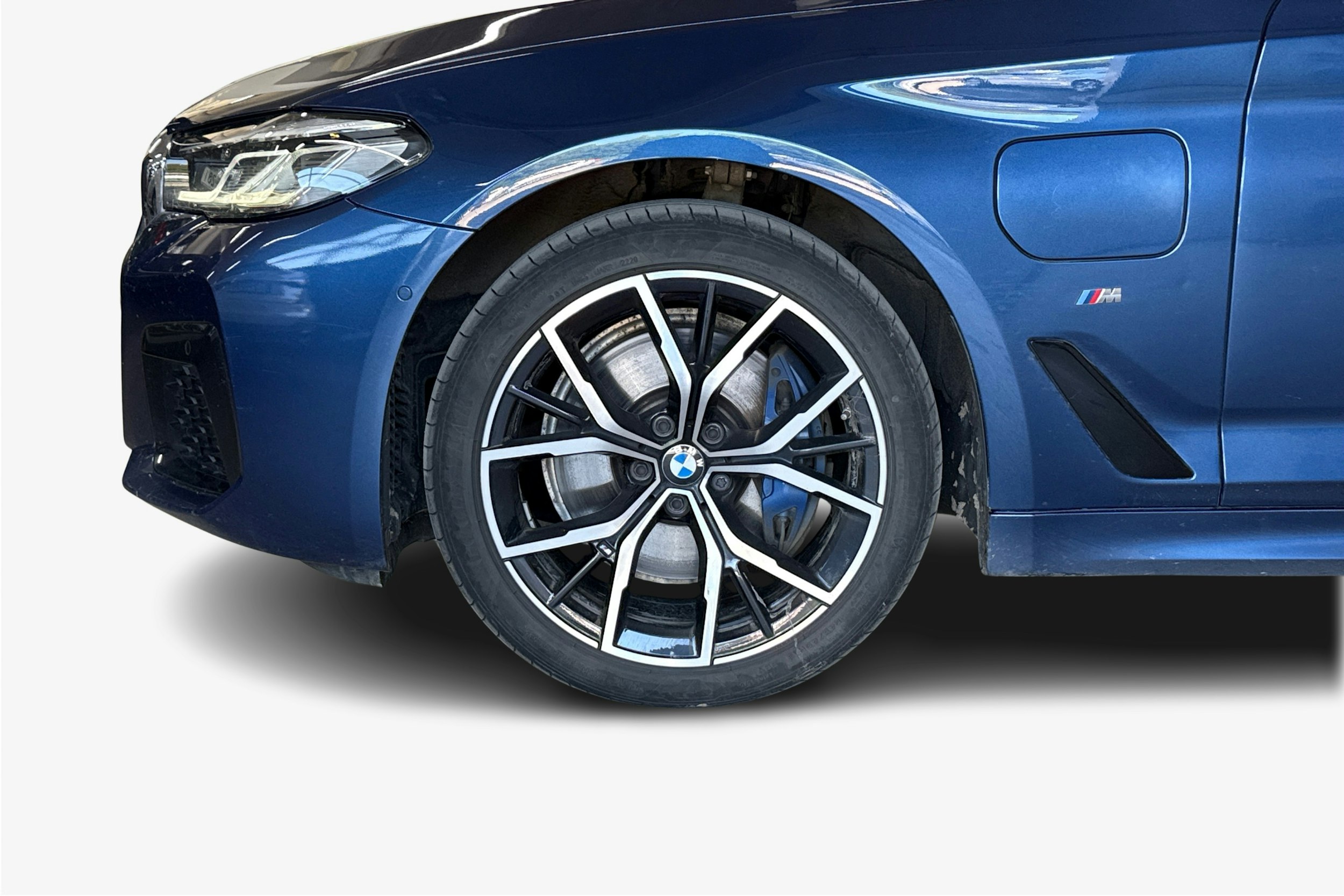 sininen BMW 530 2020 kuva 11.