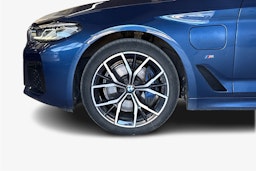 sininen BMW 530 2020 kuva 11.