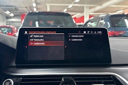 sininen BMW 530 2020 kuva 22.
