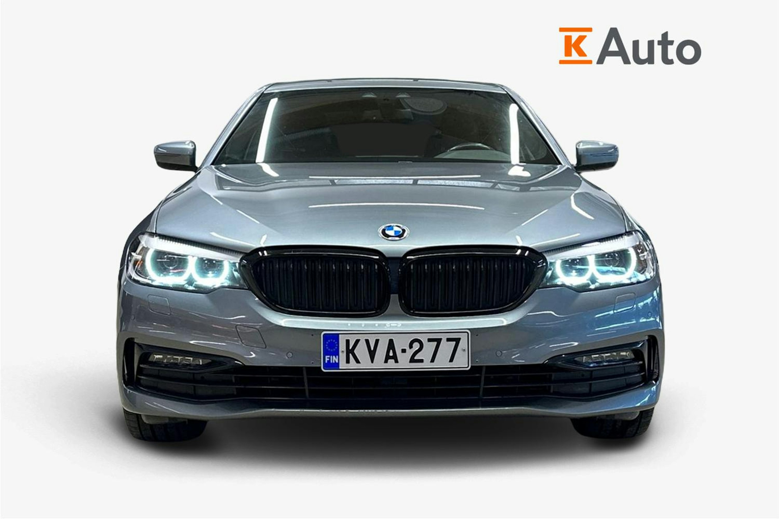 sininen BMW 530 2020 kuva 5.