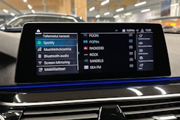 sininen BMW 530 2020 kuva 33.