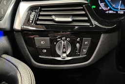 sininen BMW 530 2020 kuva 29.