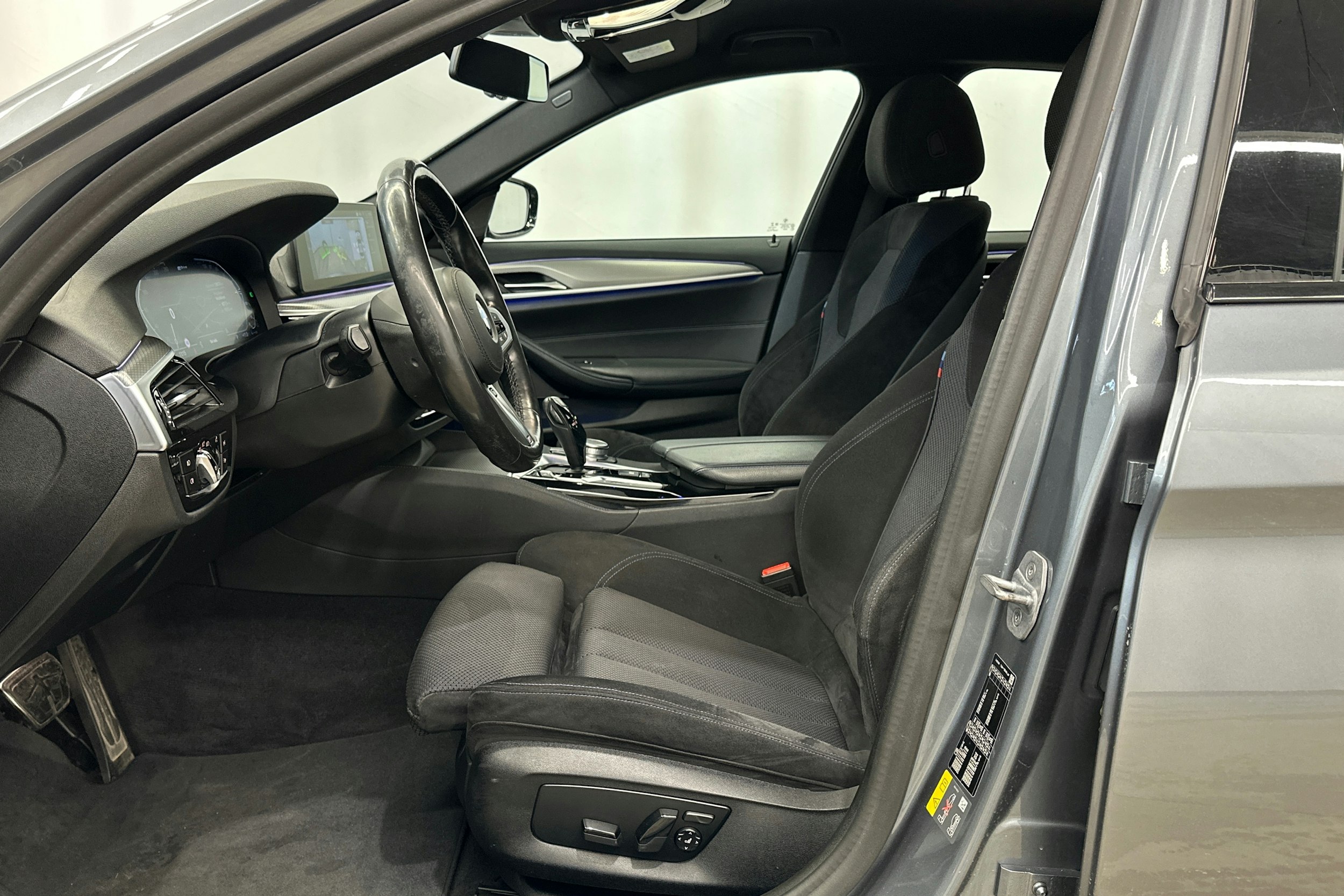 met. sininen BMW 530 2020 kuva 17.