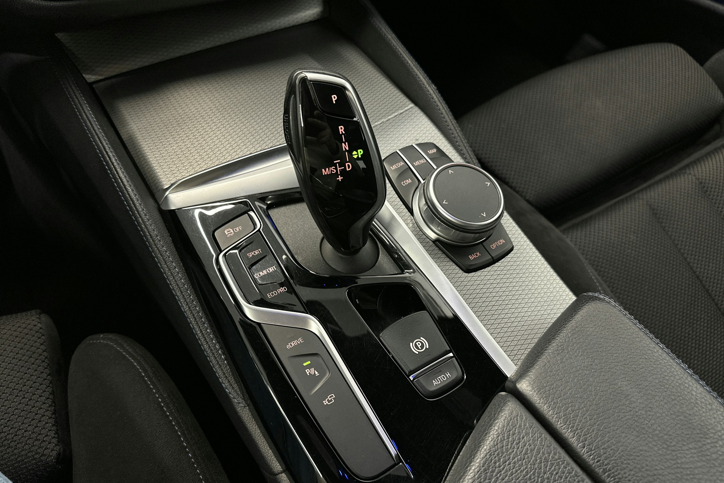 met. sininen BMW 530 2020 kuva 29.