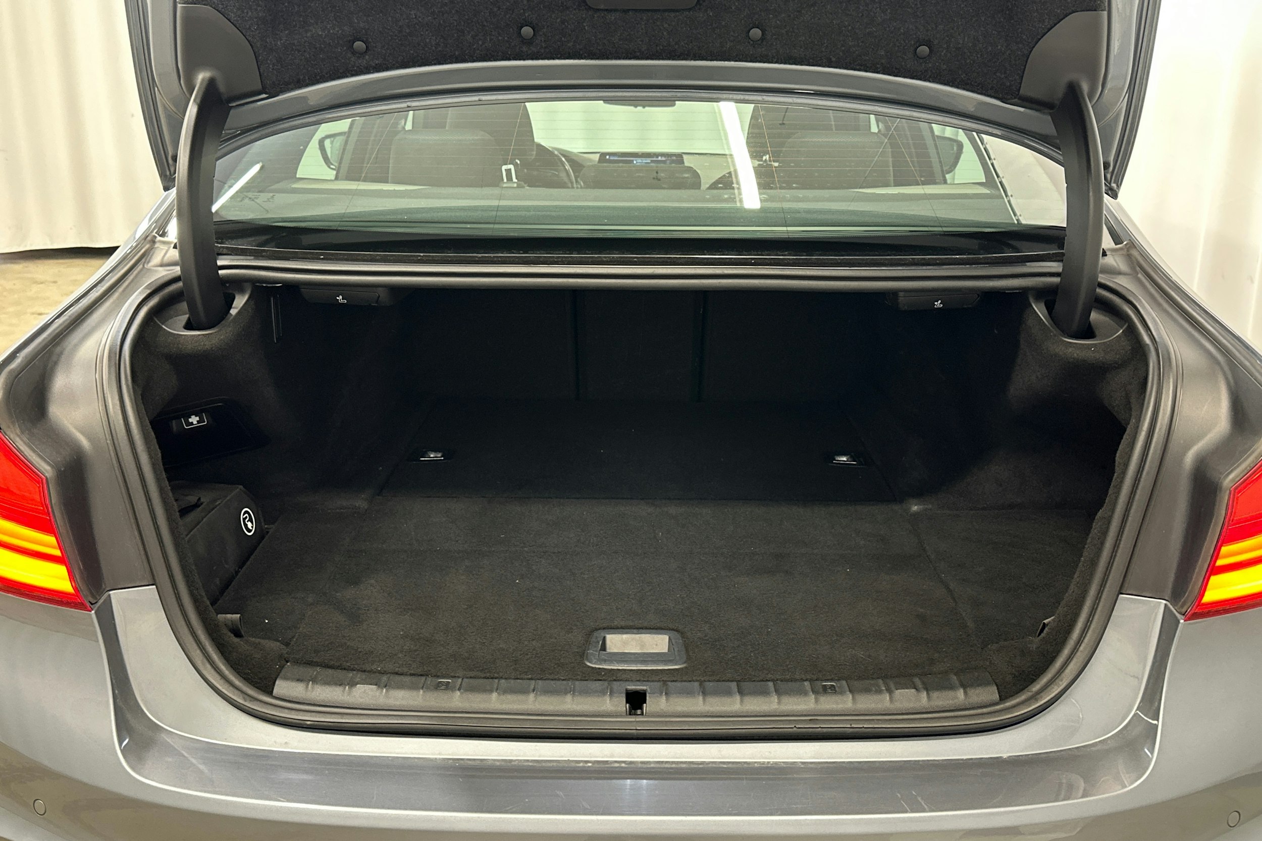 met. sininen BMW 530 2020 kuva 30.