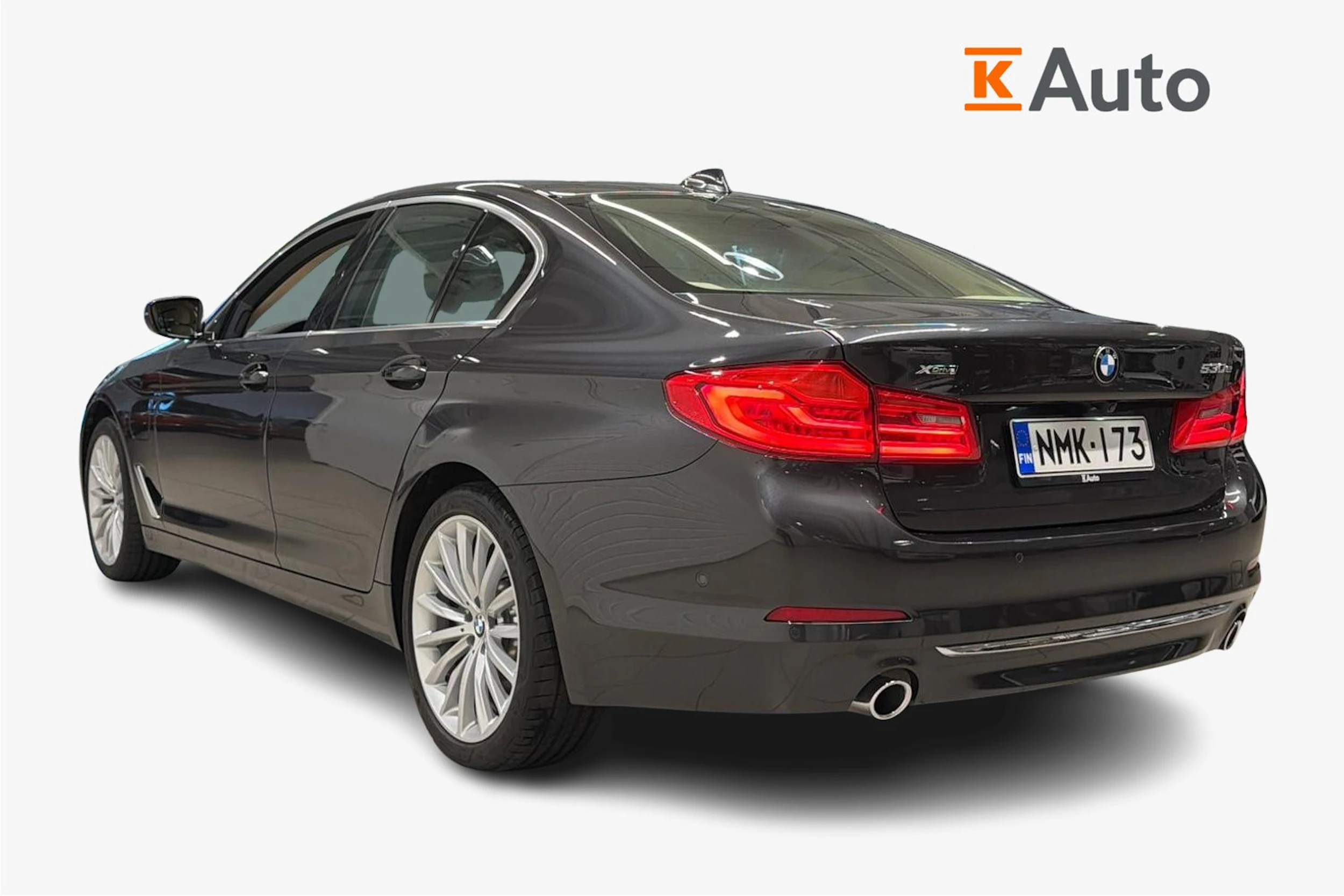 musta BMW 530 2020 kuva 4.