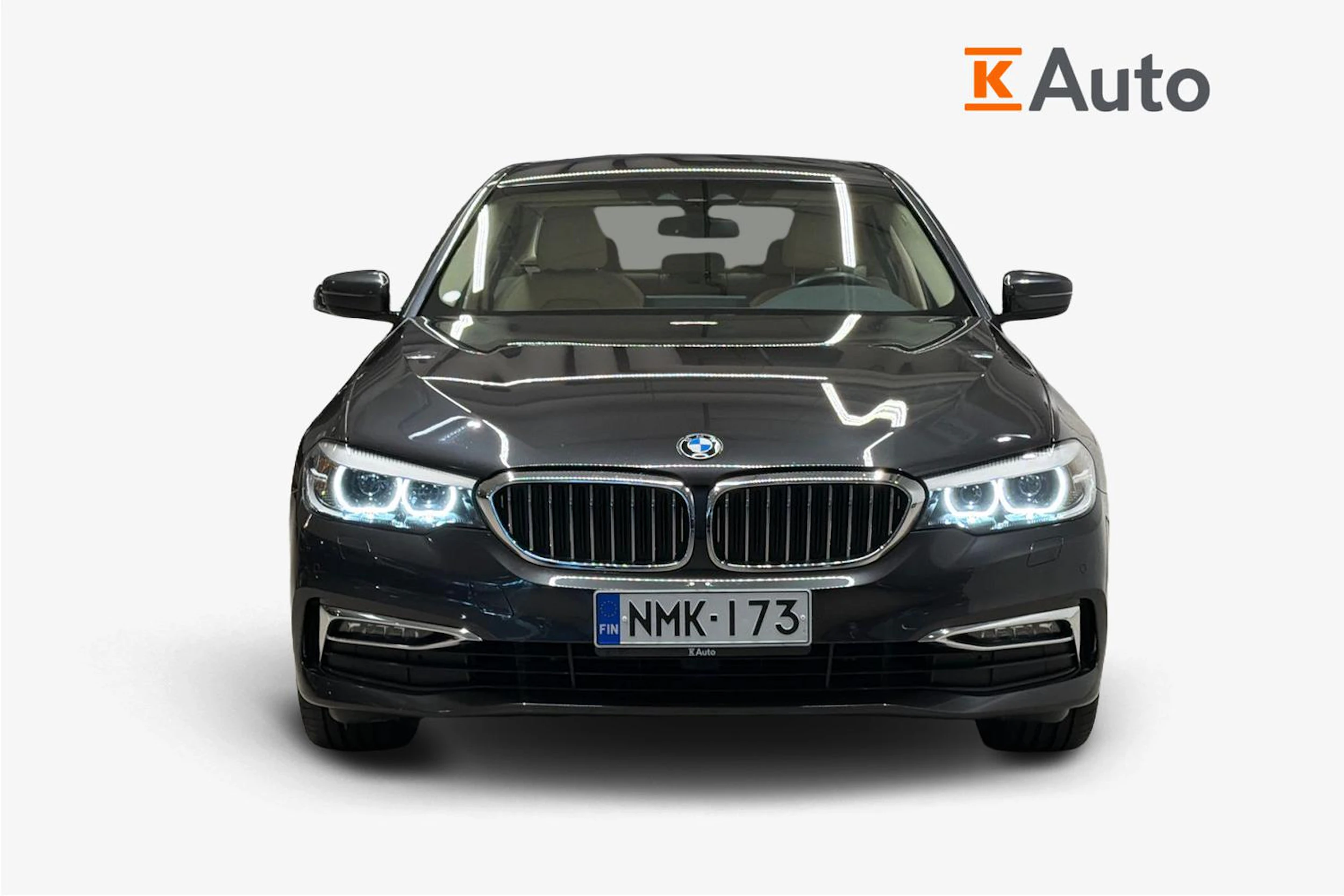 musta BMW 530 2020 kuva 7.