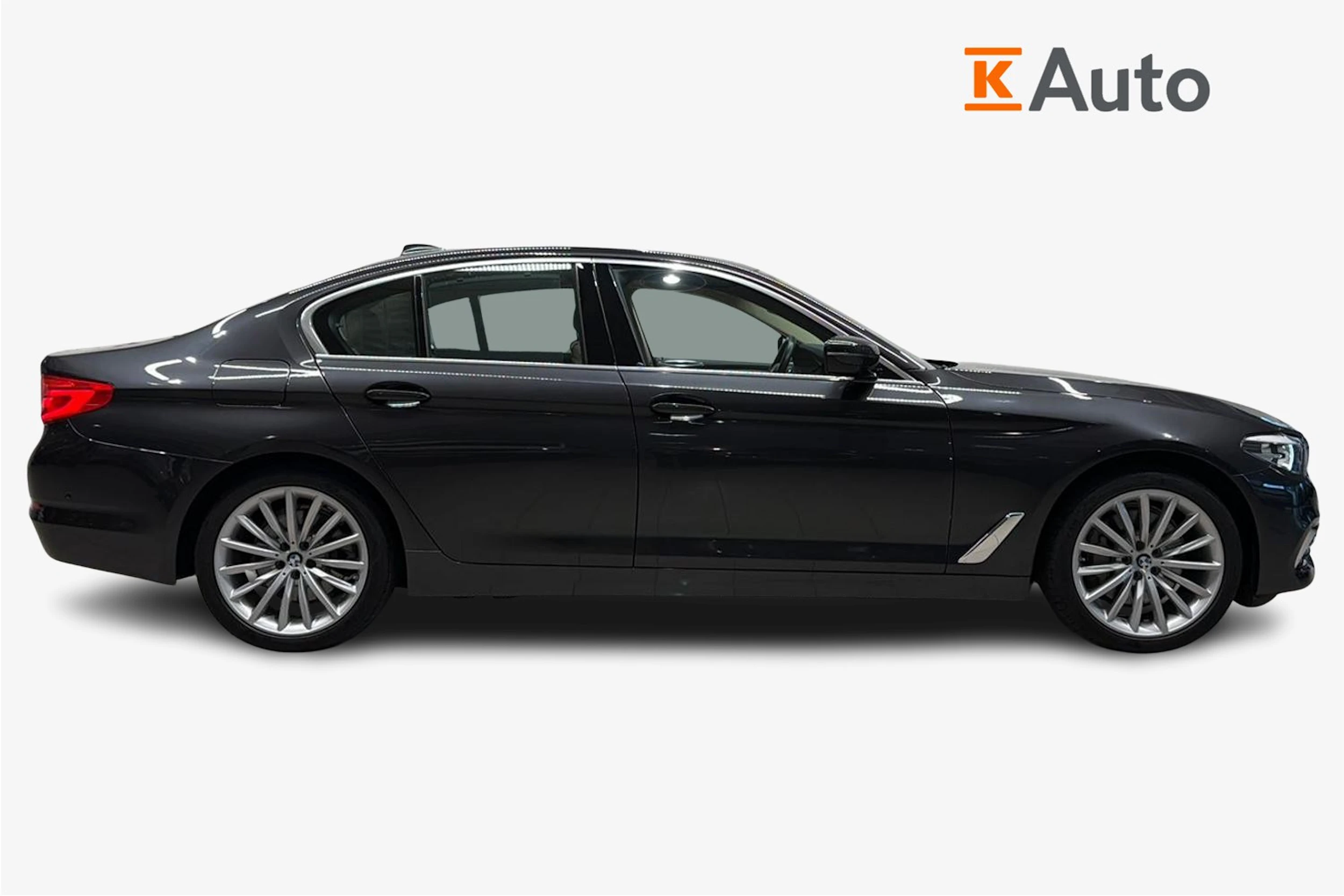 musta BMW 530 2020 kuva 9.