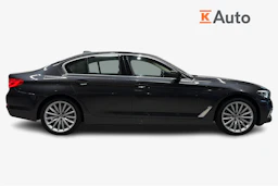 musta BMW 530 2020 kuva 9.