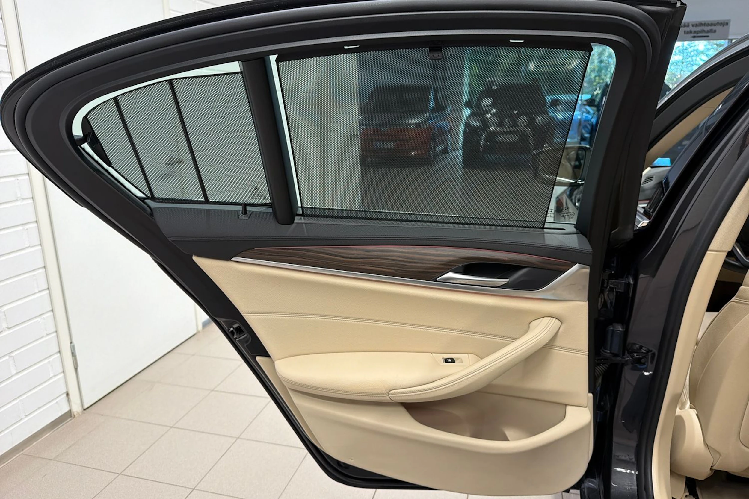 musta BMW 530 2020 kuva 20.