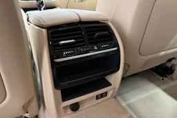 musta BMW 530 2020 kuva 21.