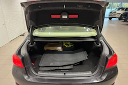 musta BMW 530 2020 kuva 23.