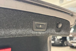 musta BMW 530 2020 kuva 24.