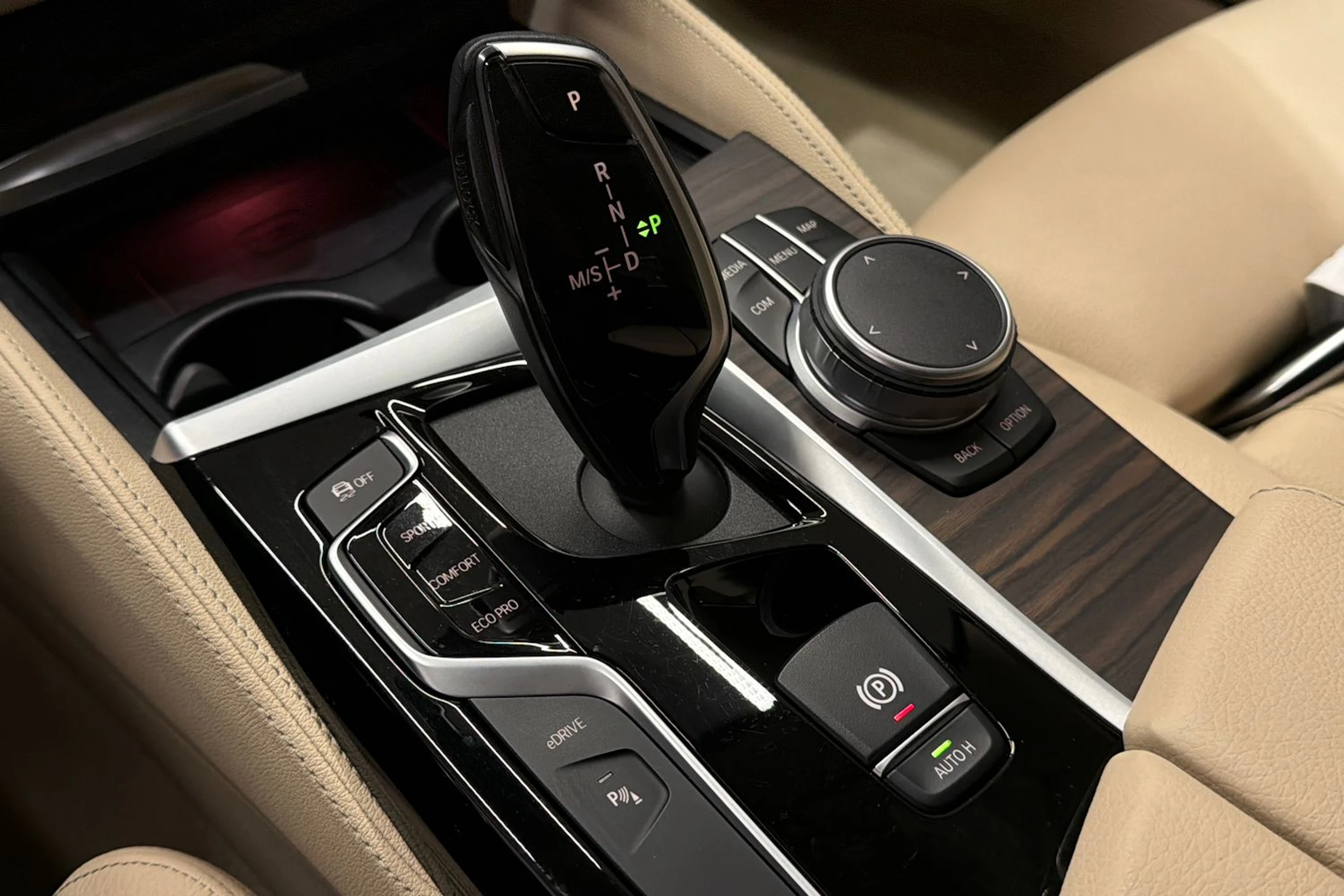 musta BMW 530 2020 kuva 44.
