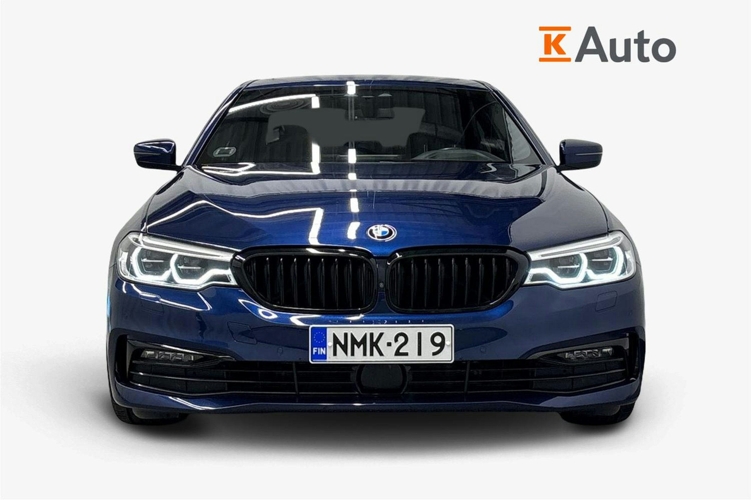 sininen BMW 530 2020 kuva 4.