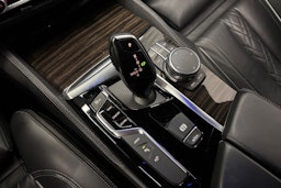 sininen BMW 530 2020 kuva 25.