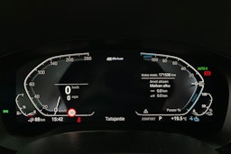 Valkoinen BMW 530 2020 kuva 19.