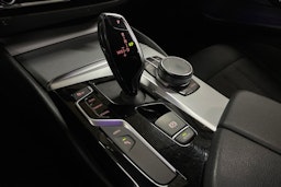 Valkoinen BMW 530 2020 kuva 26.