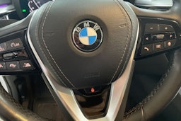 Valkoinen BMW 530 2020 kuva 30.