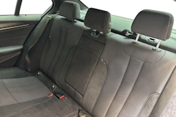 sininen BMW 530 2020 kuva 8.