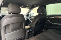sininen BMW 530 2020 kuva 13.