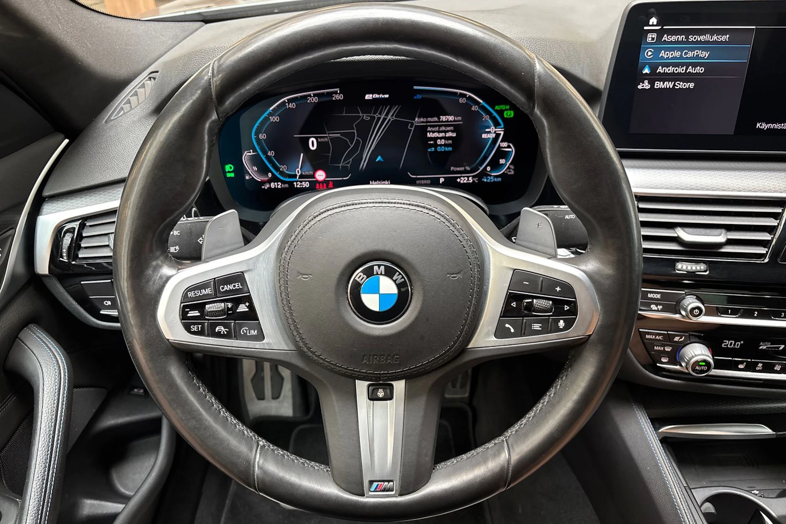 sininen BMW 530 2020 kuva 18.