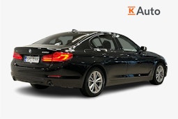 musta BMW 530 2020 kuva 3.