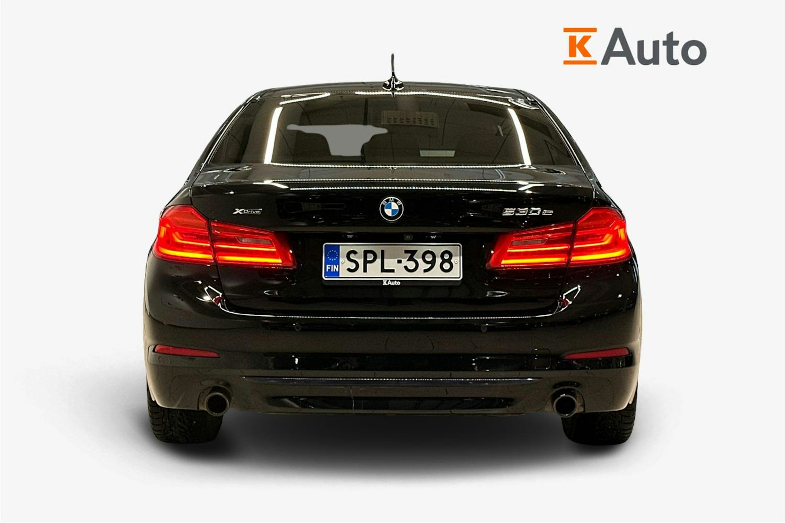 musta BMW 530 2020 kuva 4.