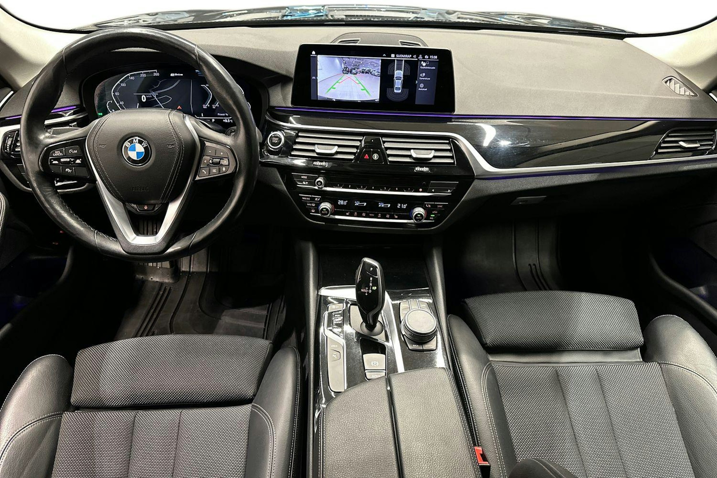 musta BMW 530 2020 kuva 9.