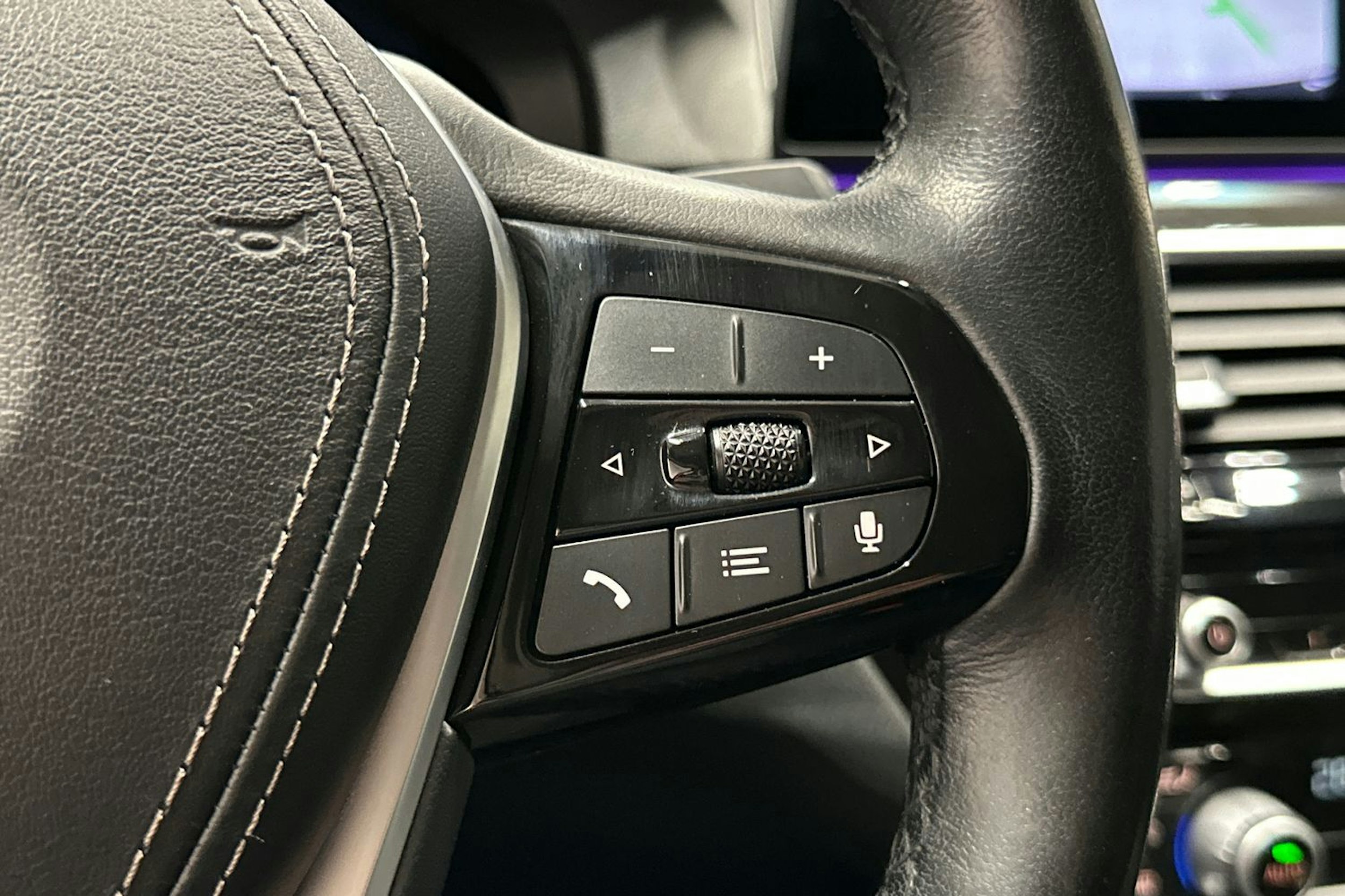 musta BMW 530 2020 kuva 18.