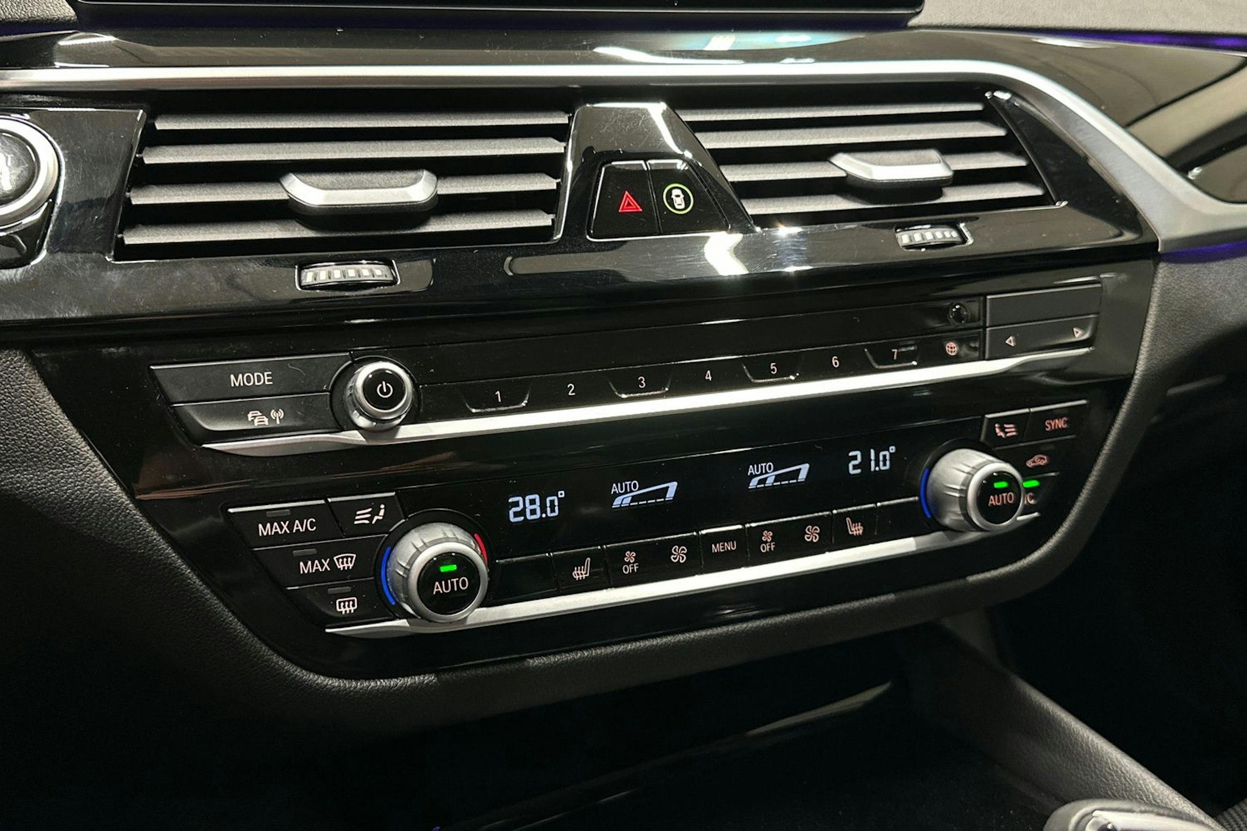 musta BMW 530 2020 kuva 20.