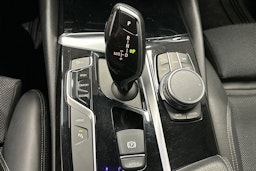 musta BMW 530 2020 kuva 24.