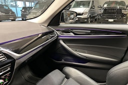 musta BMW 530 2020 kuva 26.