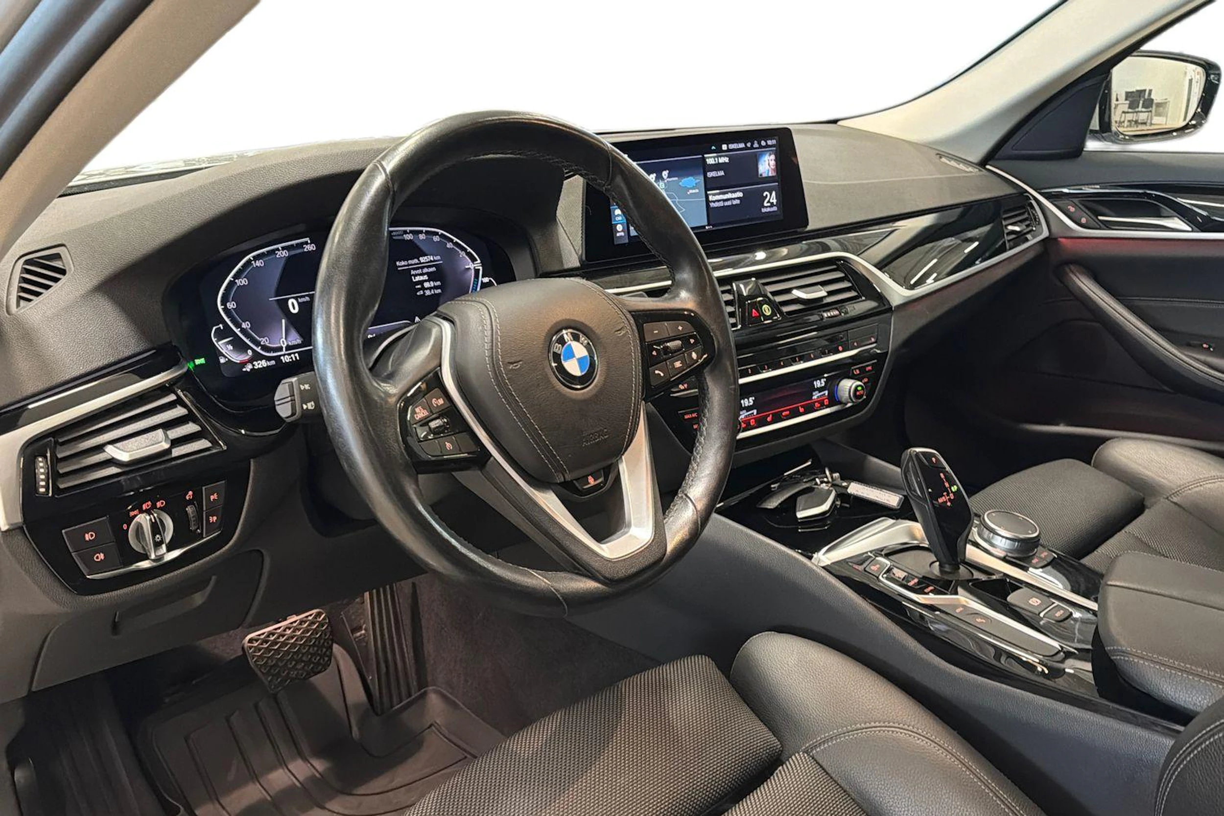 hopea BMW 530 2020 kuva 8.