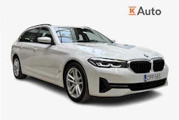 valkoinen BMW 530 2021 kuva 1.