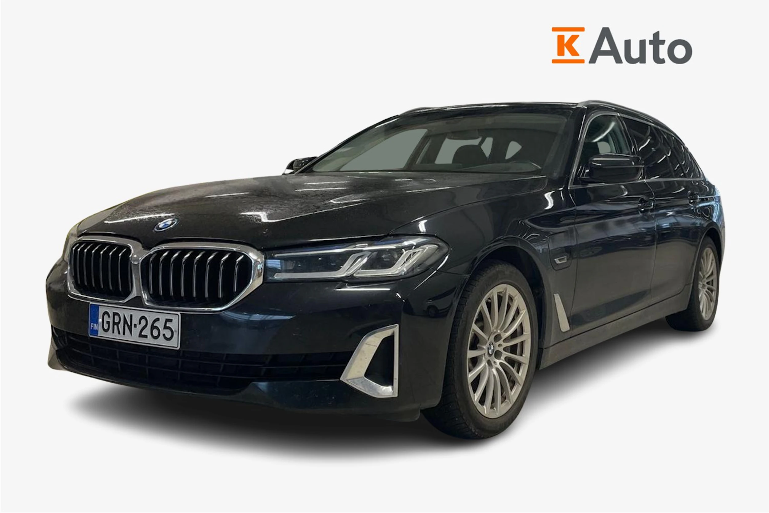 musta BMW 530 2021 kuva 1.