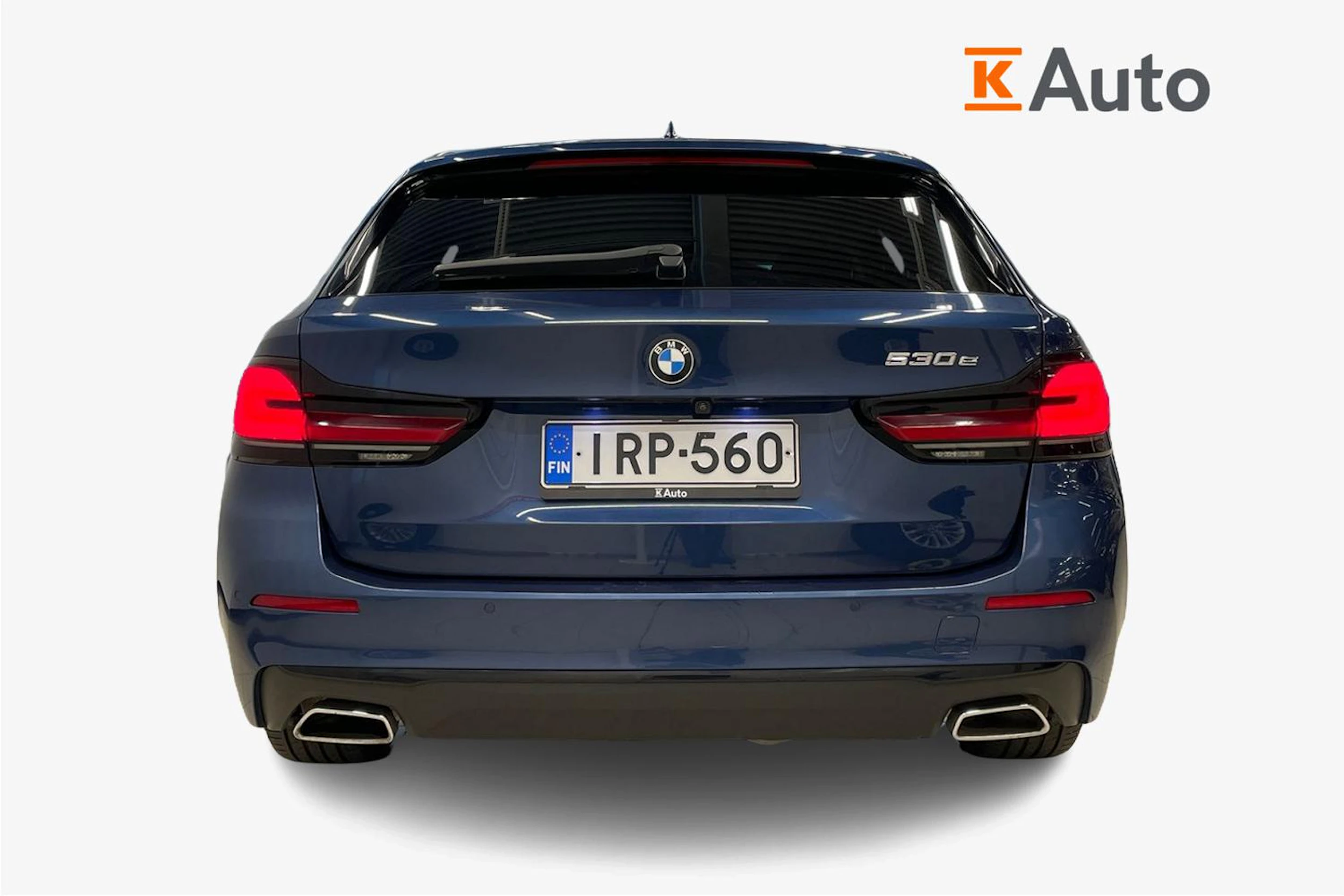 sininen BMW 530 2021 kuva 3.