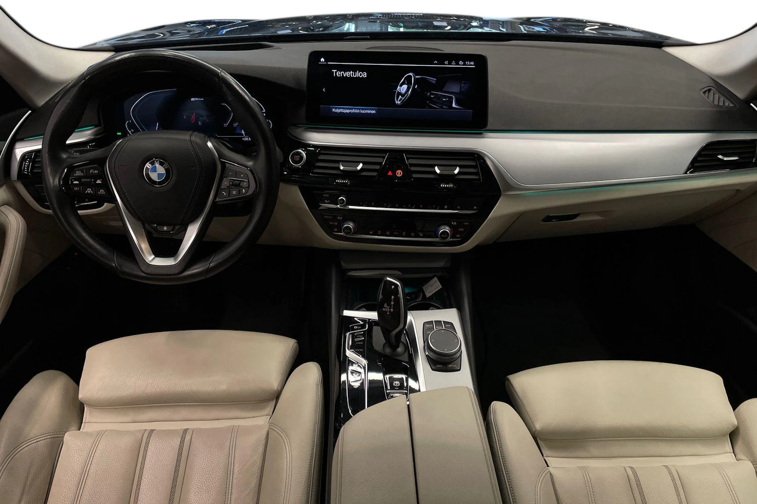 sininen BMW 530 2021 kuva 7.