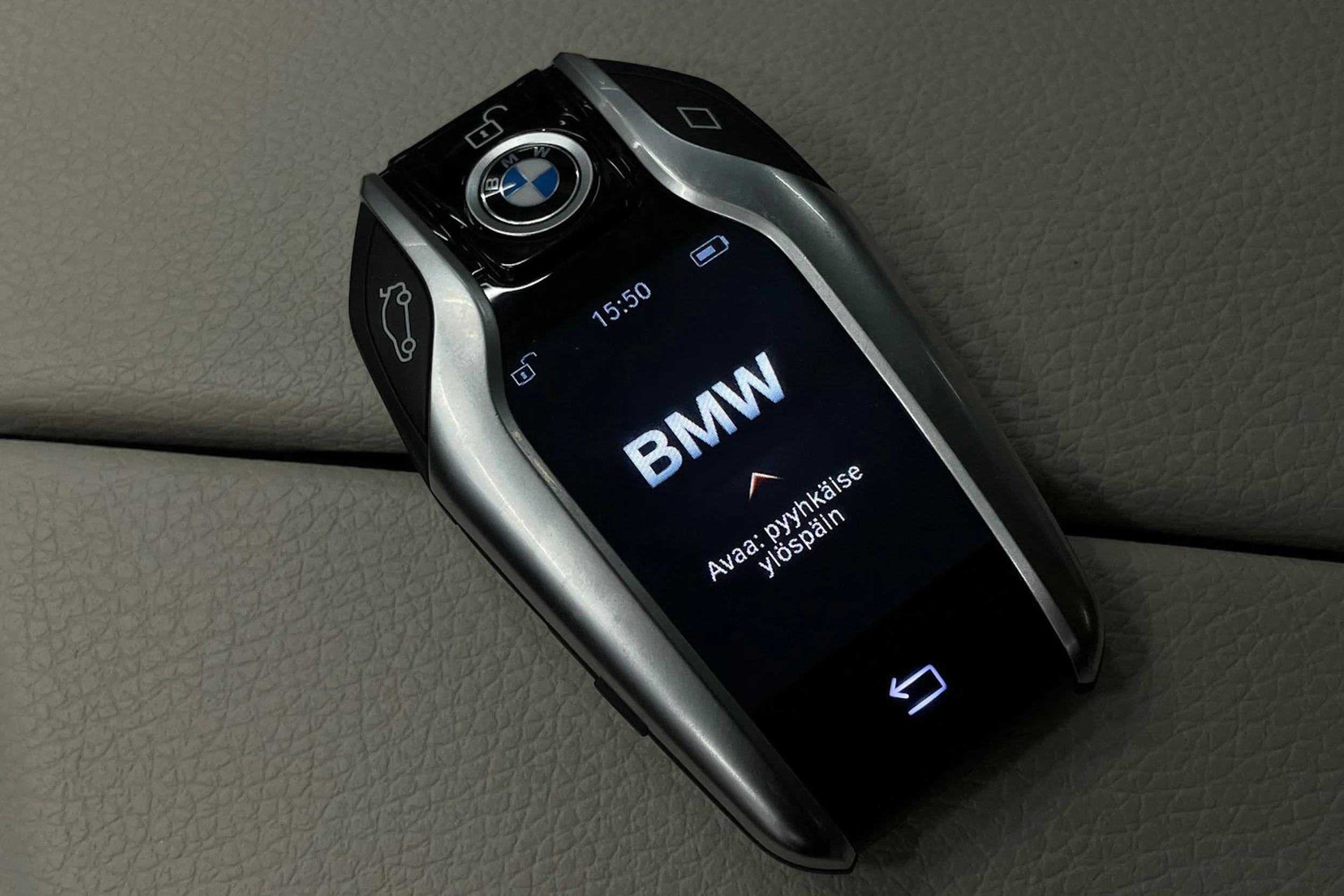 sininen BMW 530 2021 kuva 22.