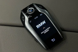 sininen BMW 530 2021 kuva 22.